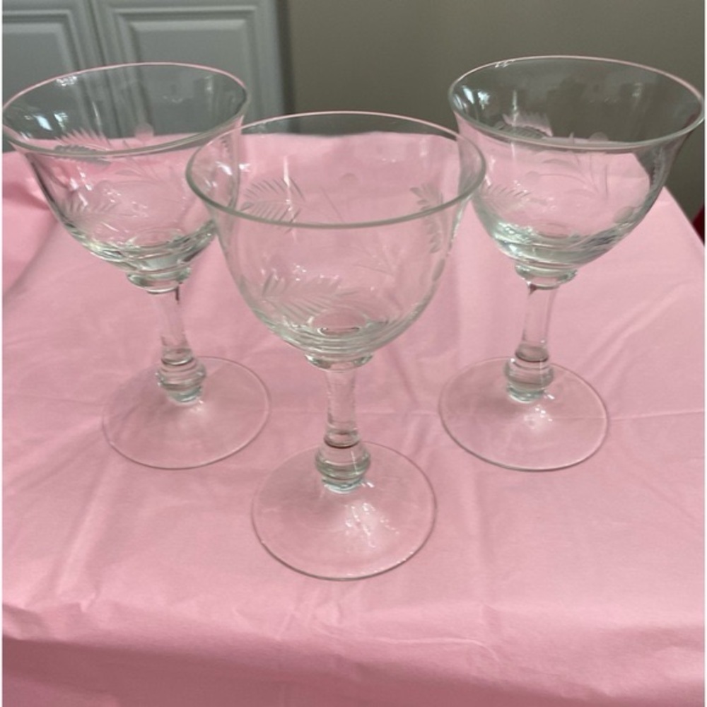 3 EUC VTG LONG STEMMED SHERRY GLASS WITH FOLIAGE ETCHED ALONG OUTSIDE OF GLASS